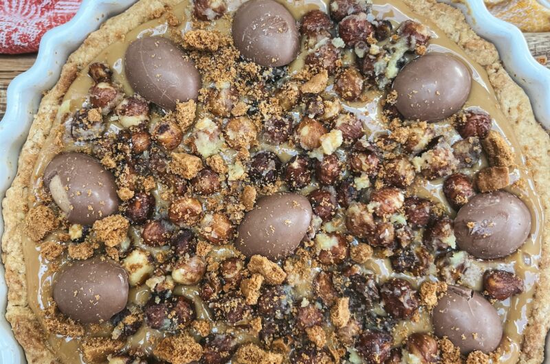 Salted caramel Mazurek with hazelnuts 